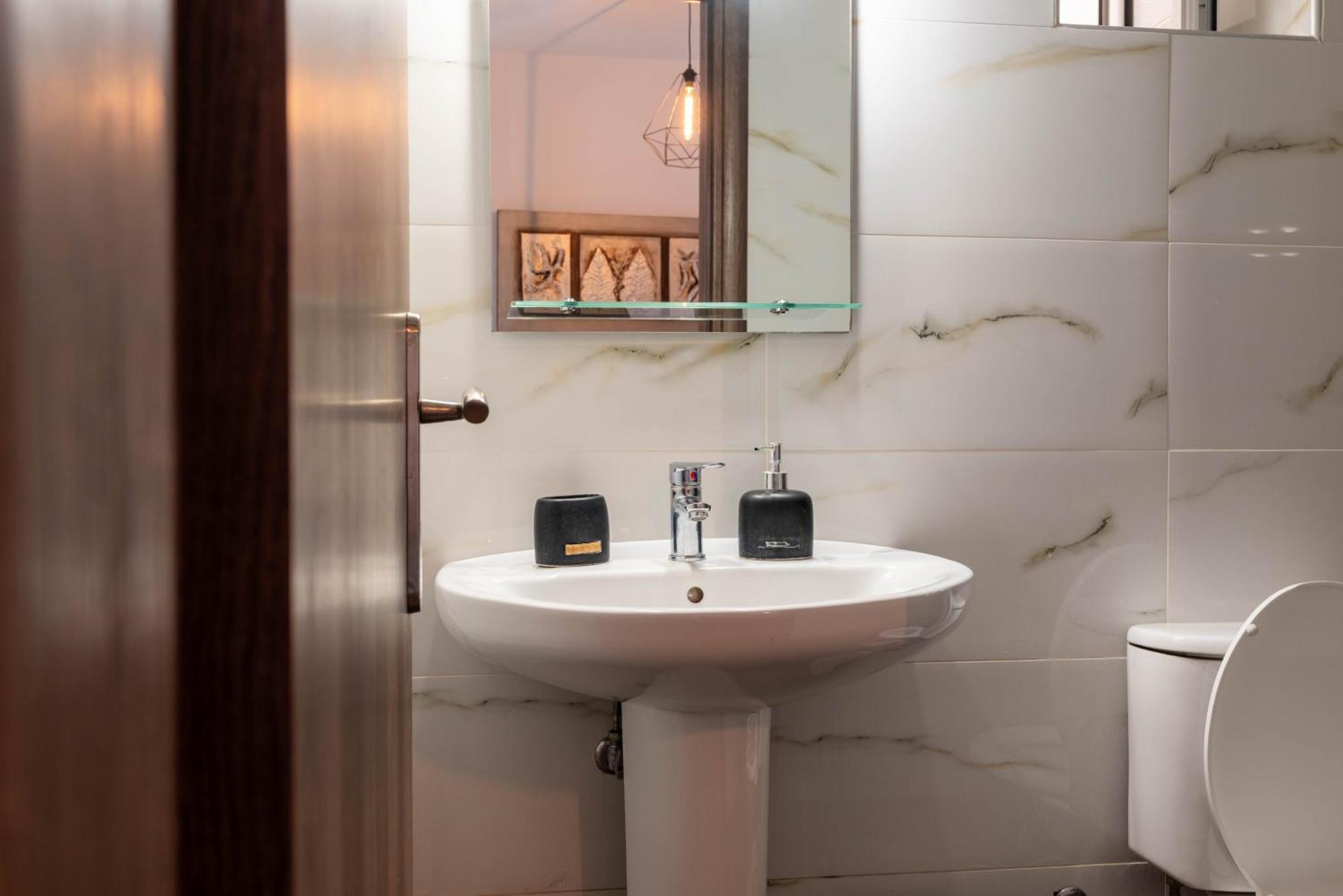 Aigli Luxury Studios 네아 로다 외부 사진