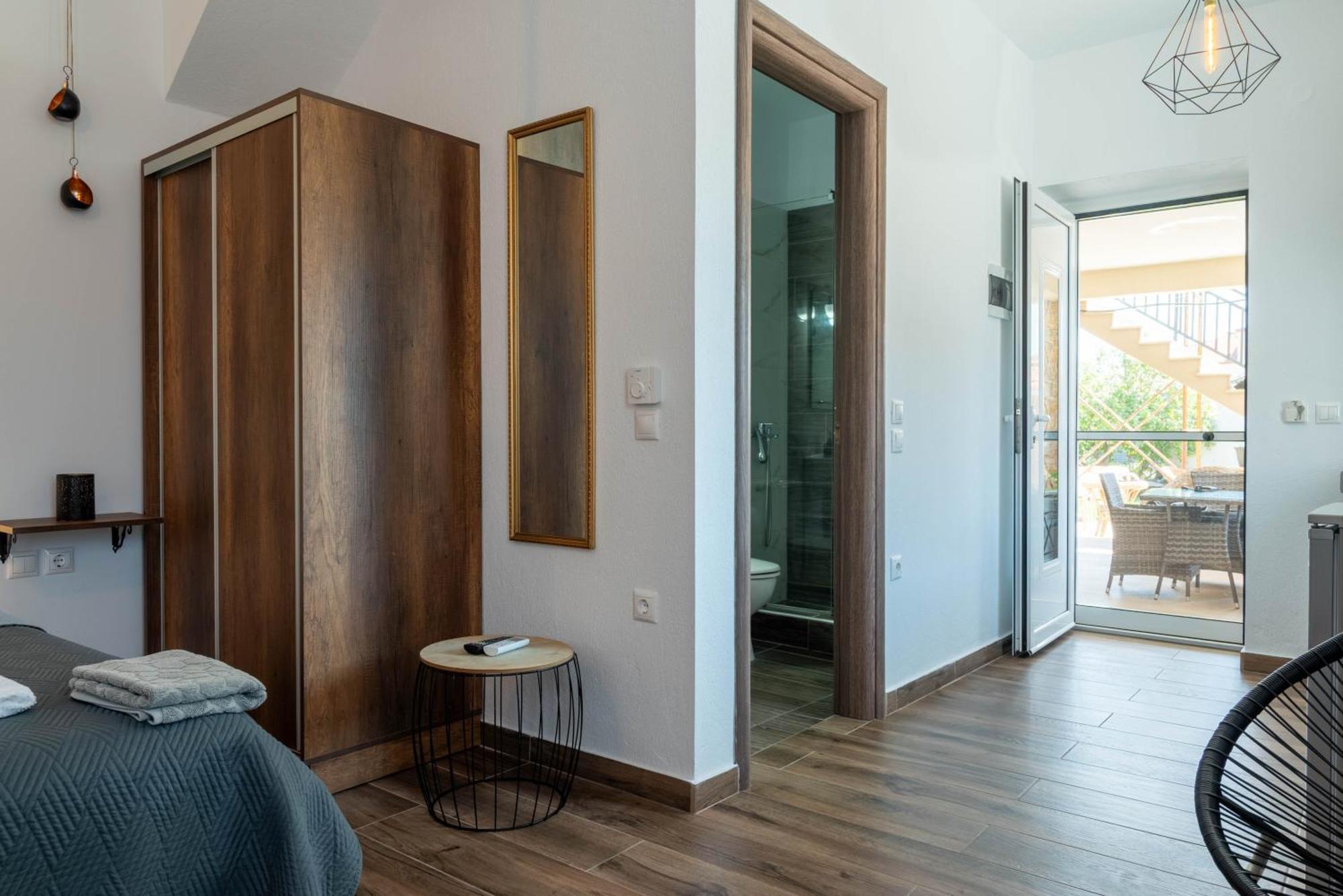 Aigli Luxury Studios 네아 로다 외부 사진